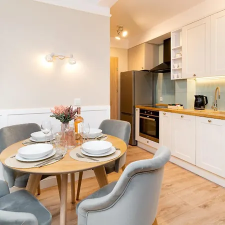 Good Time - Pod Reglami - Centrum * 斯克拉斯卡波伦巴